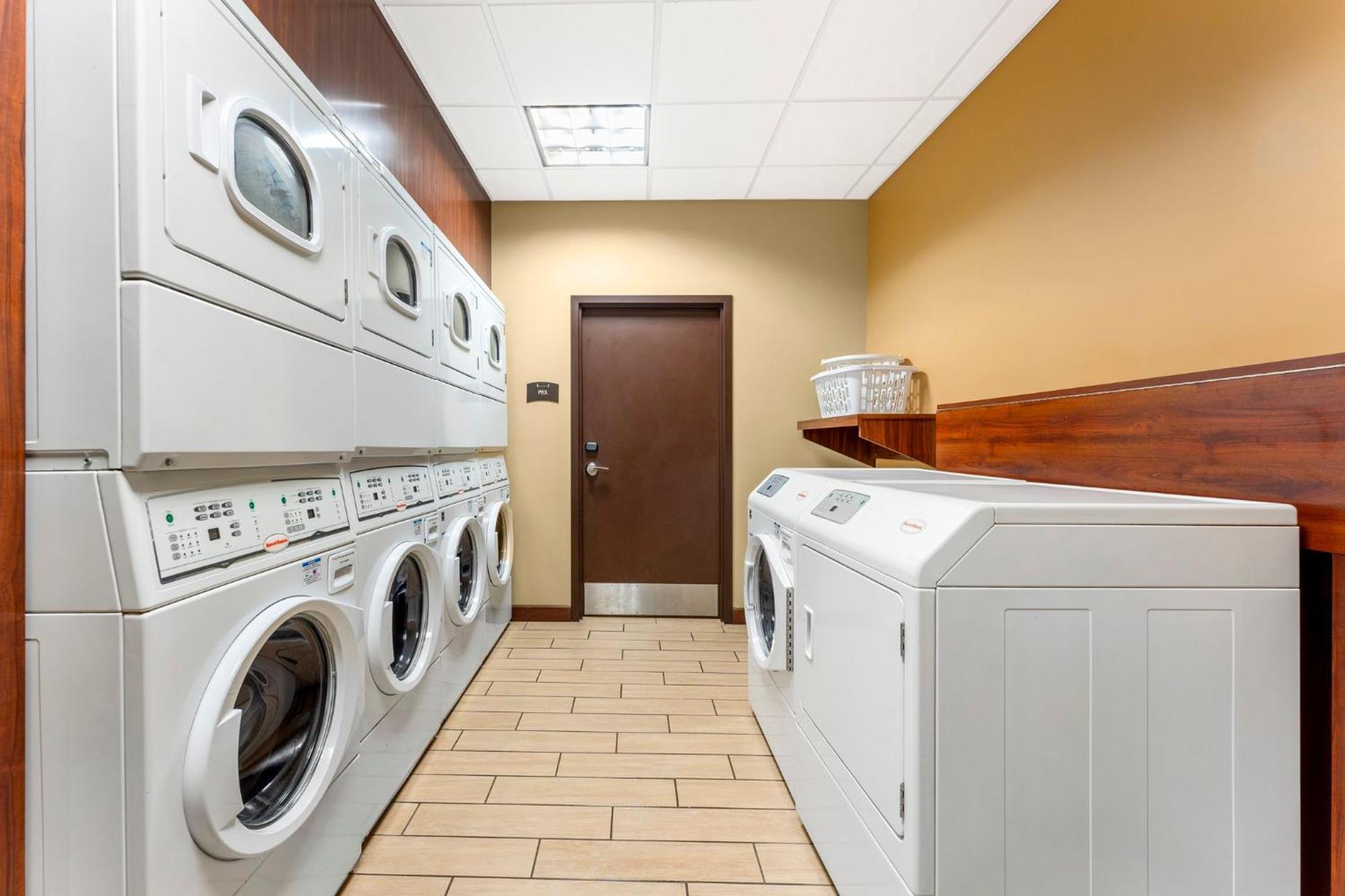 Staybridge Suites - Pittsburgh-Cranberry Township By Ihg Warrendale Exteriör bild